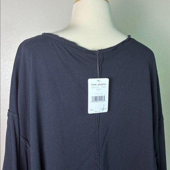 New FREE PEOPLE WE THE FREE Black Medium Long Bell Sleeve Lettuce Hem Crop Top‎ - Picture 6 of 11